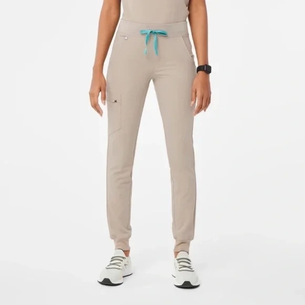 Figs Zamora™ High Waisted - Jogger Scrub Pants -/ Boulder and matching top